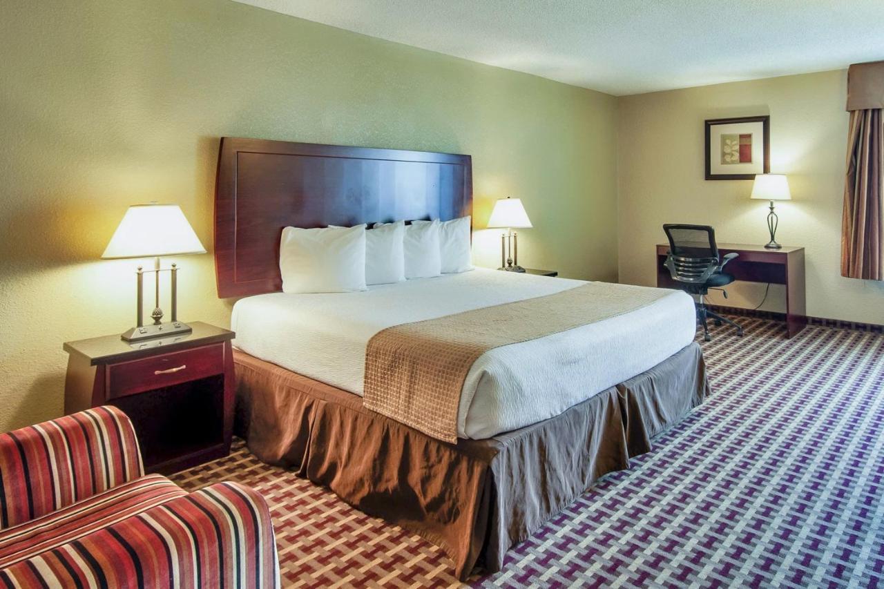 Hotel Days & By Wyndham Johnson 3*