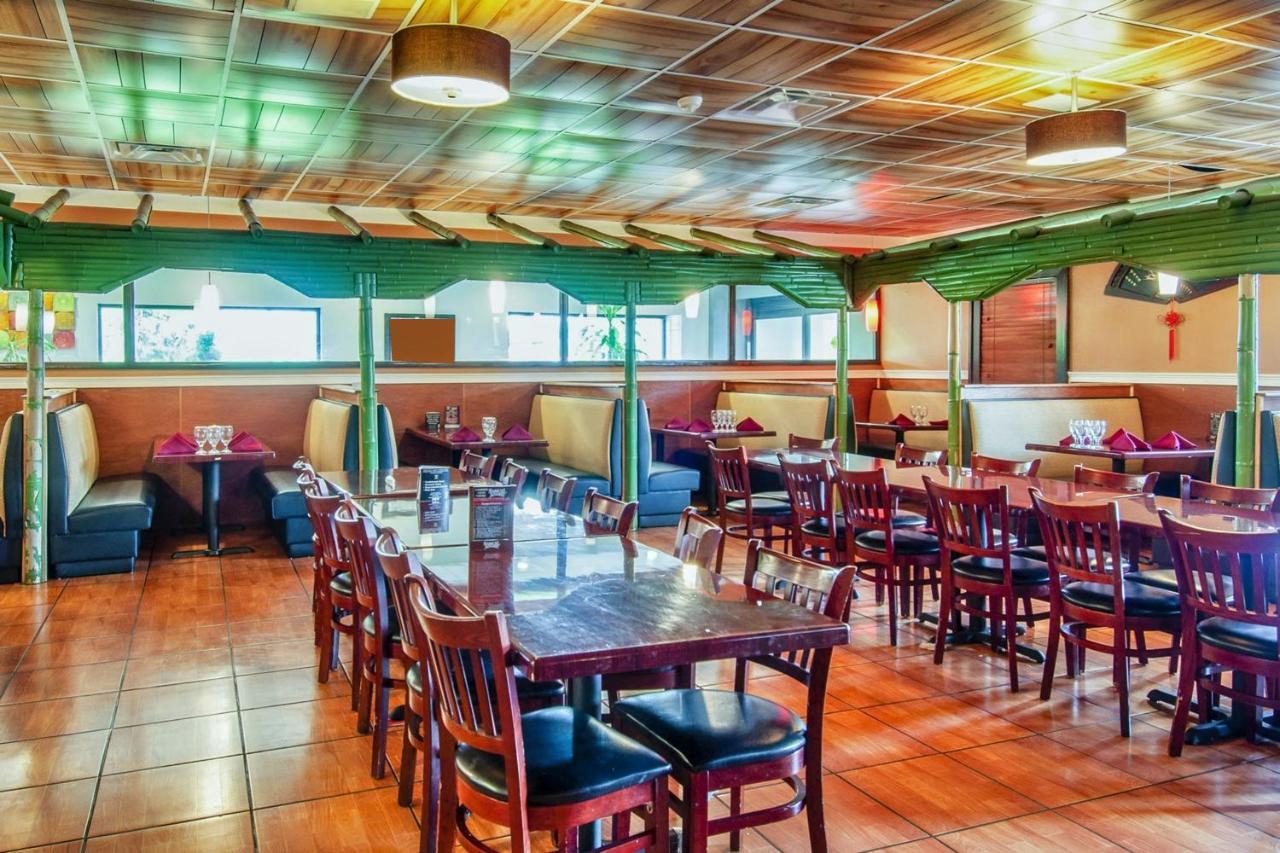 Days & By Wyndham Johnson 3* Johnson City