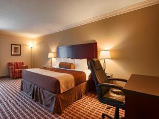 Days & By Wyndham Johnson Hotel