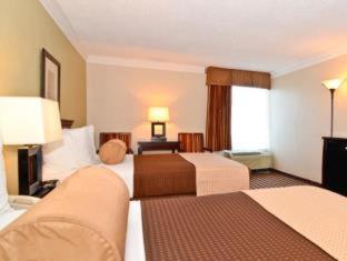 Hotel Days & By Wyndham Johnson